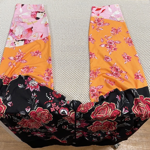 Nanette Lepore Flowered Capri Leggings - Sz 3X - Picture 3 of 8